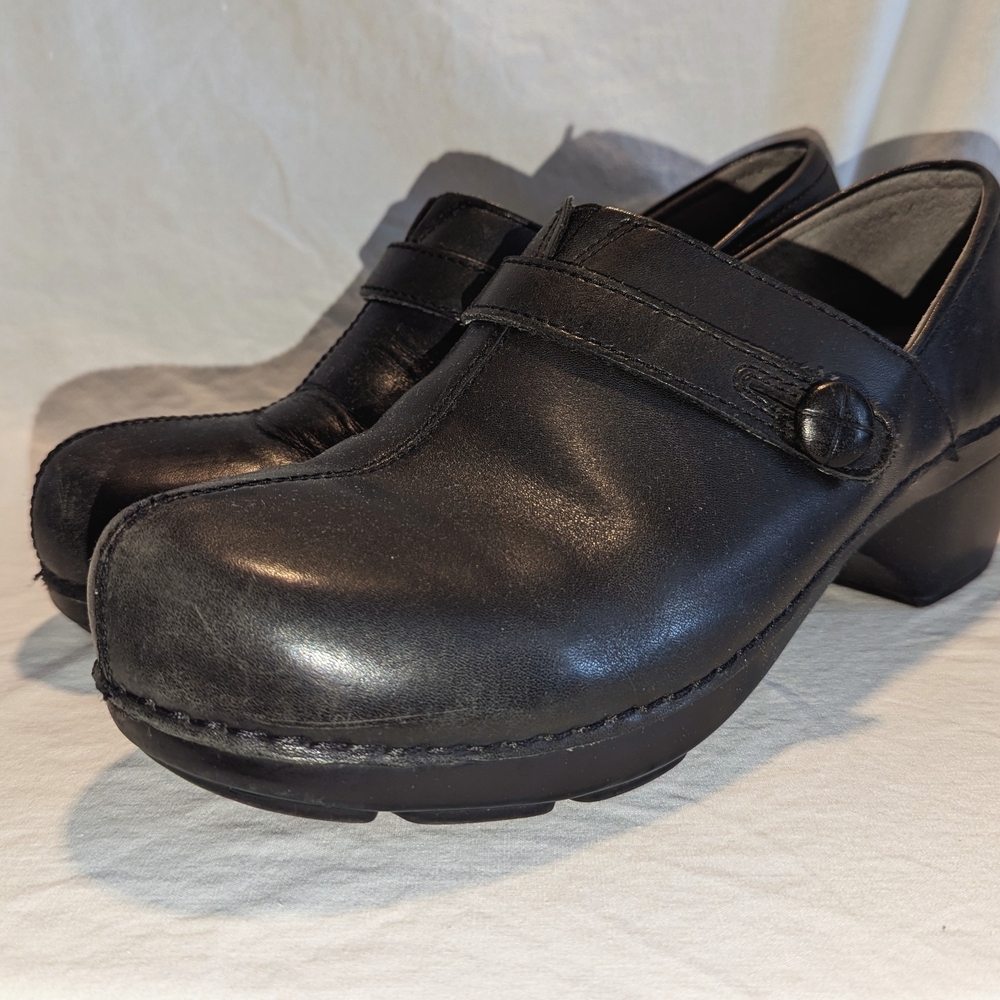 Dansko Black / Deep Navy Leather Women's Clogs Size 11